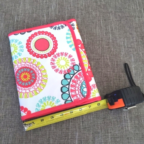 Thirty-One fold-it-up organizer tablet case in Citrus Medallion - Picture 2 of 12